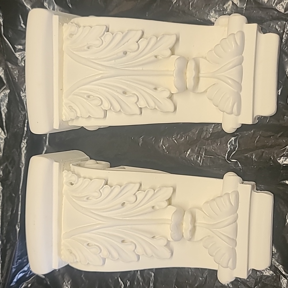 Set of 2 Victorian sm acanthus leaf plaster corbels